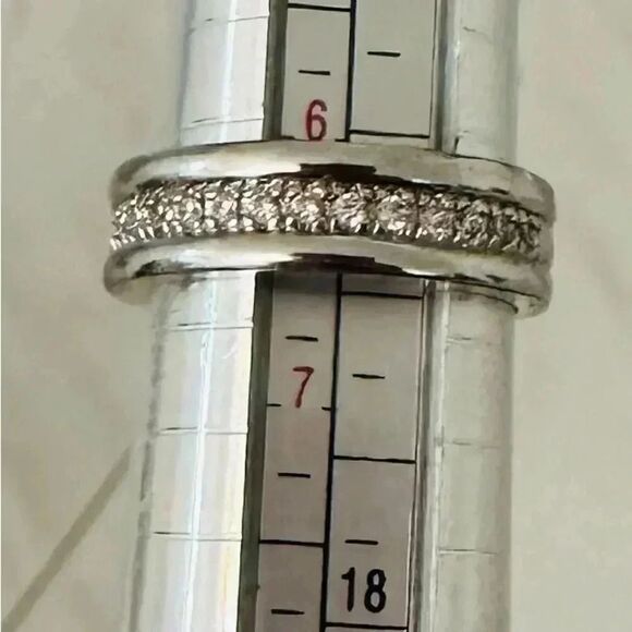SOLD** Sterling silver wedding Ring - Picture 4 of 5